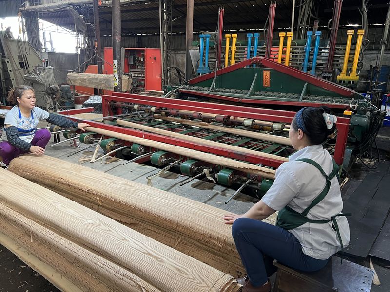 Dongguan Lingfeng Wood Industry Co., Ltd. 製造者の生産ライン