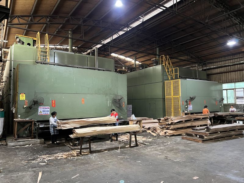 Dongguan Lingfeng Wood Industry Co., Ltd. 製造者の生産ライン