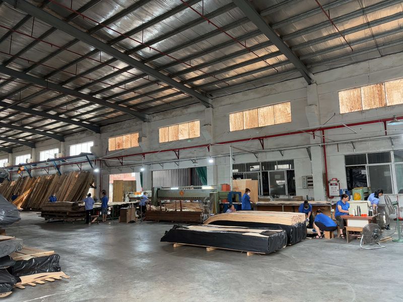 Dongguan Lingfeng Wood Industry Co., Ltd. 製造者の生産ライン